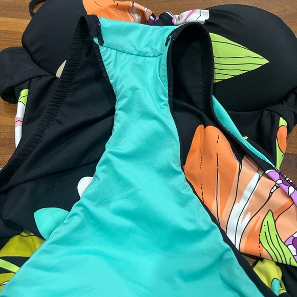 Trina Turk Women's Double Tie Front Keyhole Bandeau One Piece Swimsuit - Picture 5 of 7